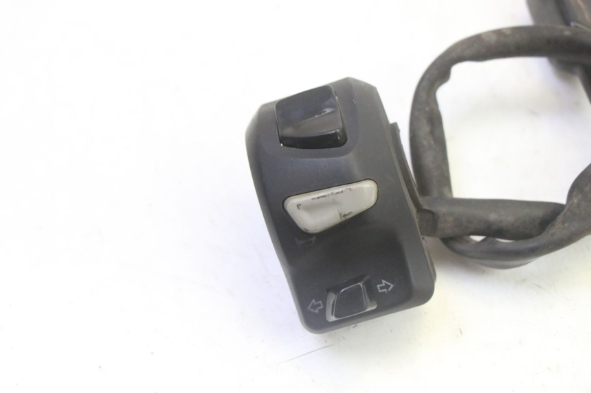 photo de LEFT HANDLEBAR SWITCH PEUGEOT KISBEE 4T 50 (2018 - 2022) - Component detail