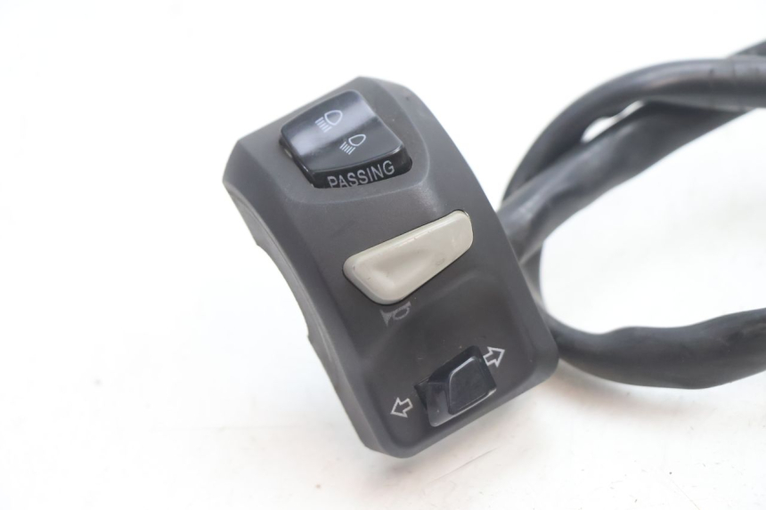 photo de LEFT HANDLEBAR SWITCH PEUGEOT KISBEE 4T 50 (2018 - 2022) - Component detail