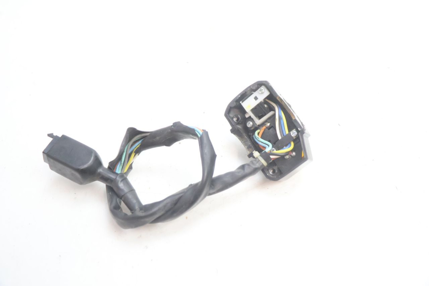 photo de LEFT HANDLEBAR SWITCH PEUGEOT KISBEE 4T 50 (2010 - 2017) - Technical close-up