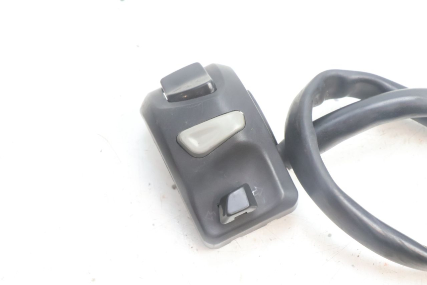 photo de LEFT HANDLEBAR SWITCH PEUGEOT KISBEE 4T 50 (2010 - 2017) - Component detail