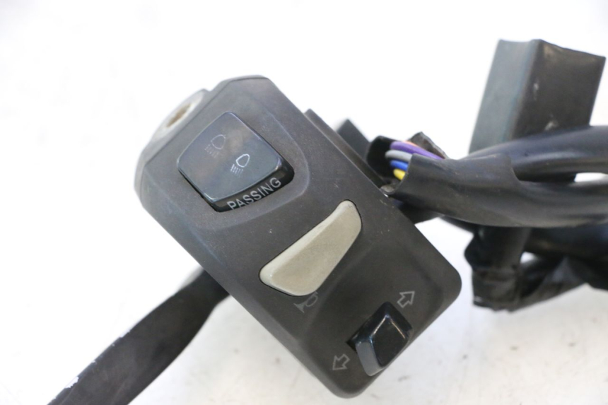 photo de LEFT HANDLEBAR SWITCH PEUGEOT KISBEE 4T 50 (2018 - 2022) - Component detail