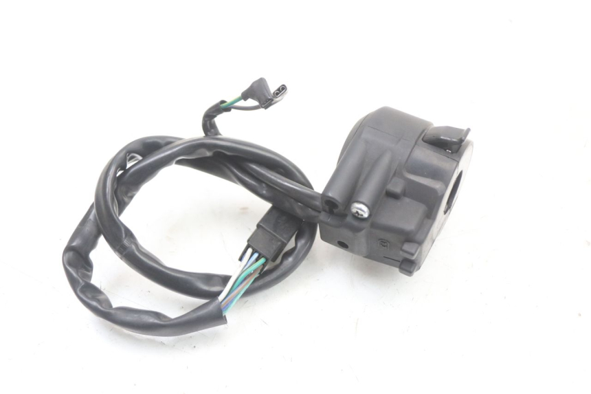 photo de LEFT HANDLEBAR SWITCH KYMCO X-TOWN XTOWN 125 (2016 - 2021) - Alternative perspective