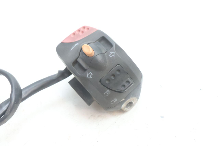 photo de LEFT SWITCH PEUGEOT LUDIX BLASTER 50 (2006 - 2014) - Alternative perspective