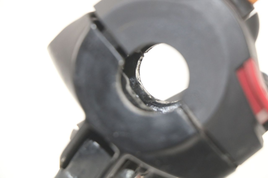 photo de LEFT HANDLEBAR SWITCH PEUGEOT LUDIX 50 (2008 - 2017) - Zoom on usage condition