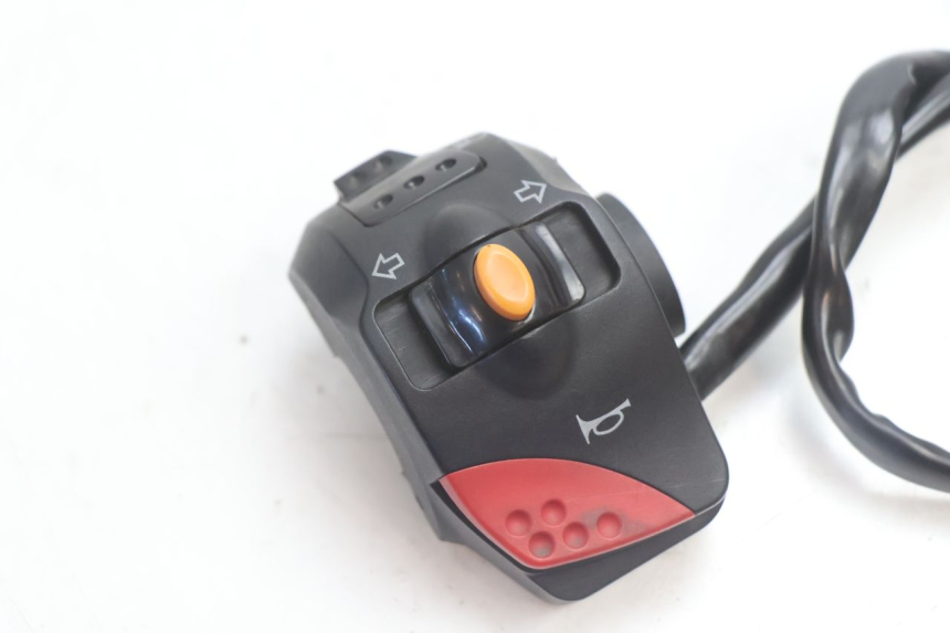 photo de LEFT HANDLEBAR SWITCH PEUGEOT LUDIX 50 (2008 - 2017) - Component detail