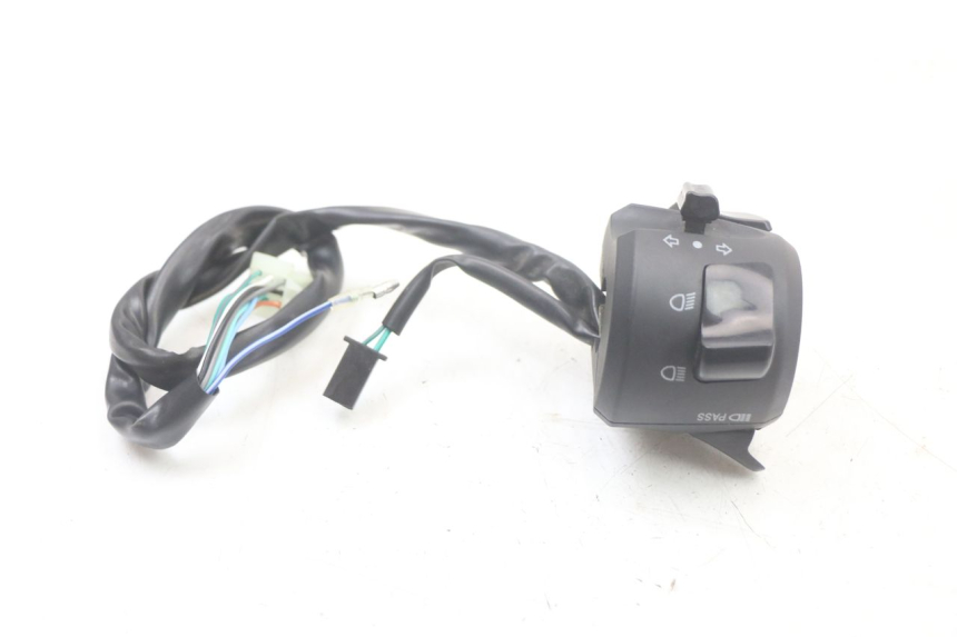 photo de LEFT SWITCH MASAI SCRAMBLER SPORT 125 (2021 - 2025) - Zoom on usage condition