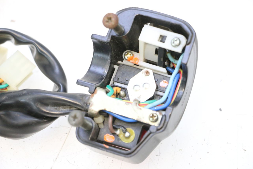 photo de LEFT SWITCH KEEWAY MATRIX RX9 125 (2006 - 2007) - Technical close-up