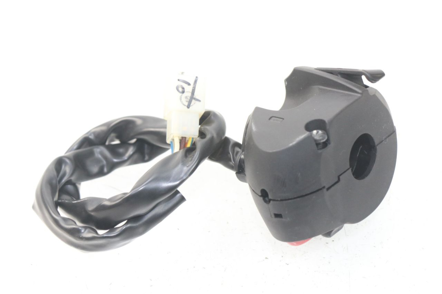 photo de LEFT SWITCH PEUGEOT METROPOLIS 400 (2017 - 2020) - Technical close-up