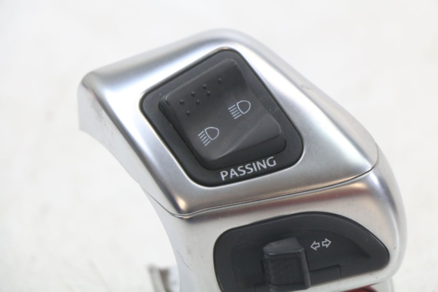 photo de LEFT SWITCH PIAGGIO MP3 HPE 350 (2018 - 2020) - Zoom on usage condition