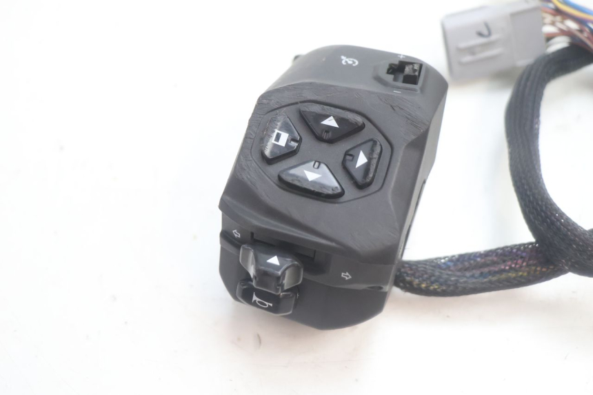 photo de LEFT SWITCH PIAGGIO MP3 HPE 530 (2022 - 2026) - Component detail