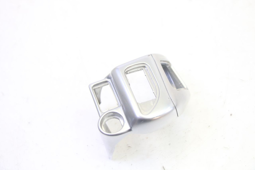 photo de LEFT HANDLEBAR SWITCH PIAGGIO MP3 LT 400 (2007 - 2012) - Zoom on usage condition