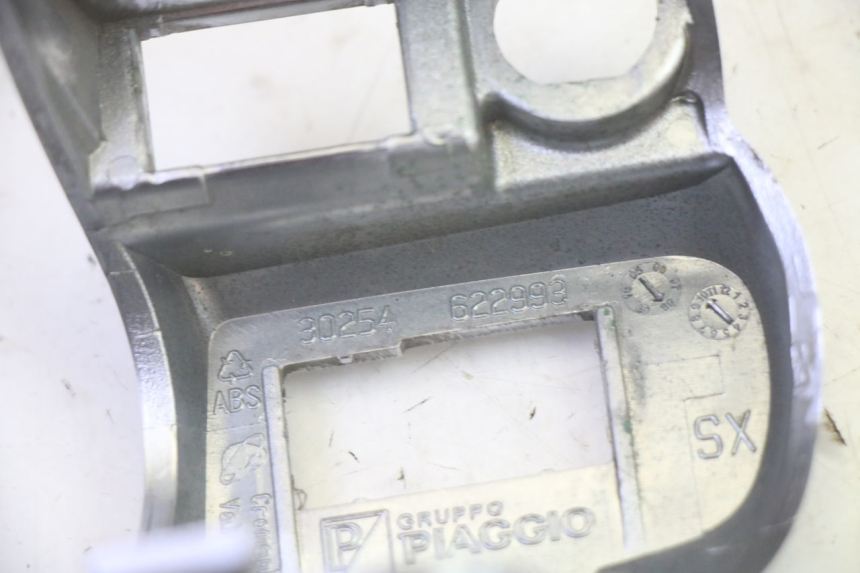 photo de LEFT HANDLEBAR SWITCH PIAGGIO MP3 LT 400 (2007 - 2012) - Product overview