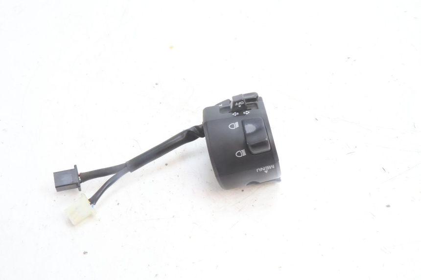 photo de LEFT SWITCH YAMAHA N-MAX NMAX 125 (2021 - 2024) - Alternative perspective