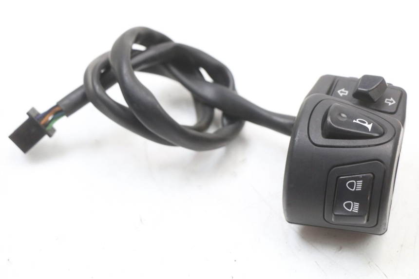 photo de LEFT SWITCH HONDA PCX (JF28) 125 (2009 - 2011) - Alternative perspective