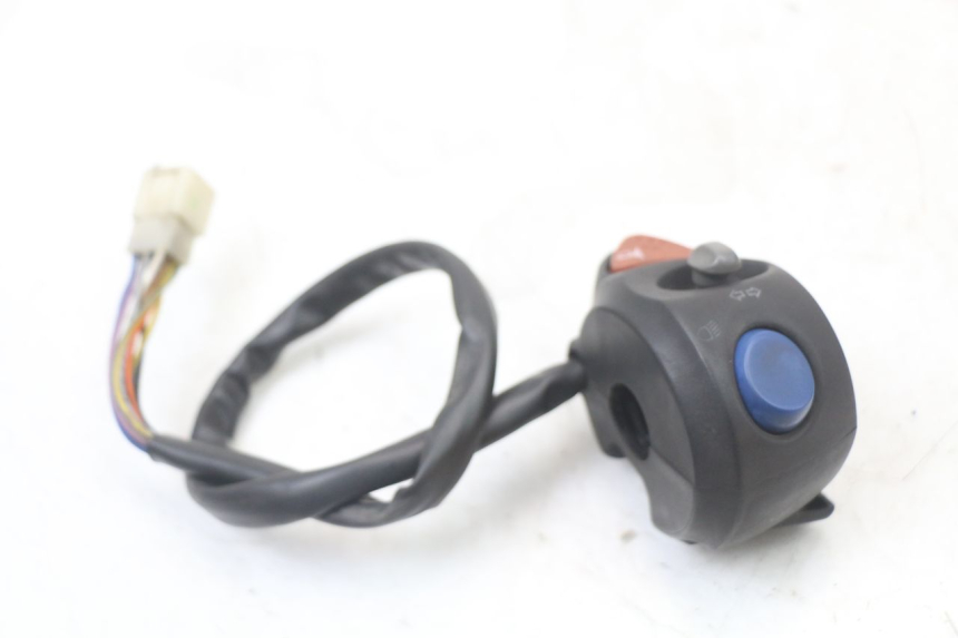 photo de LEFT HANDLEBAR SWITCH PEUGEOT ELYSTAR 50 (2002 - 2014) - Alternative perspective