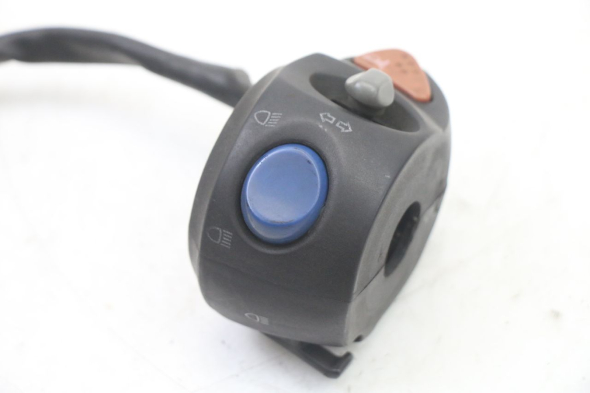 photo de LEFT HANDLEBAR SWITCH PEUGEOT ELYSTAR 50 (2002 - 2014) - Technical close-up