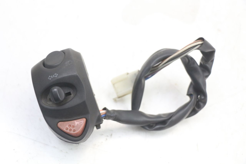 photo de LEFT HANDLEBAR SWITCH PEUGEOT SATELIS 125 (2010 - 2012) - Component detail