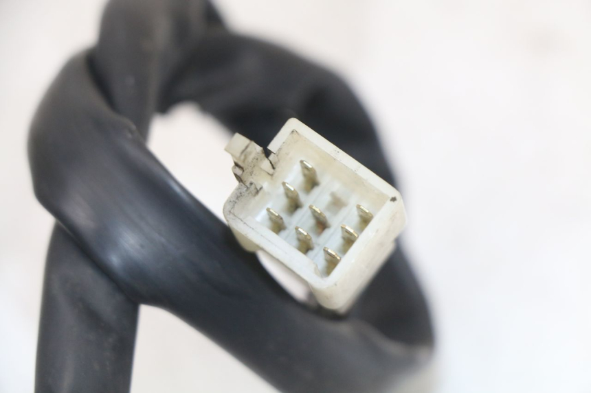 photo de LEFT HANDLEBAR SWITCH PEUGEOT SATELIS 125 (2010 - 2012) - Fixing points details