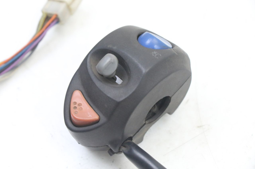 photo de LEFT HANDLEBAR SWITCH PEUGEOT TKR TREKKER FURIOUS 50 (2005 - 2014) - Component detail