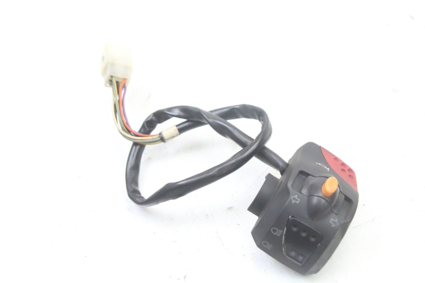 photo de LEFT SWITCH PEUGEOT TREKKER TKR 50 (2005 - 2014) - Zoom on usage condition