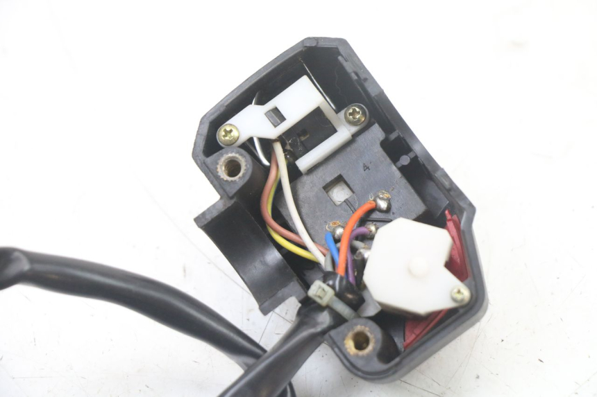 photo de LEFT SWITCH PEUGEOT TREKKER TKR 50 (2005 - 2014) - Product overview