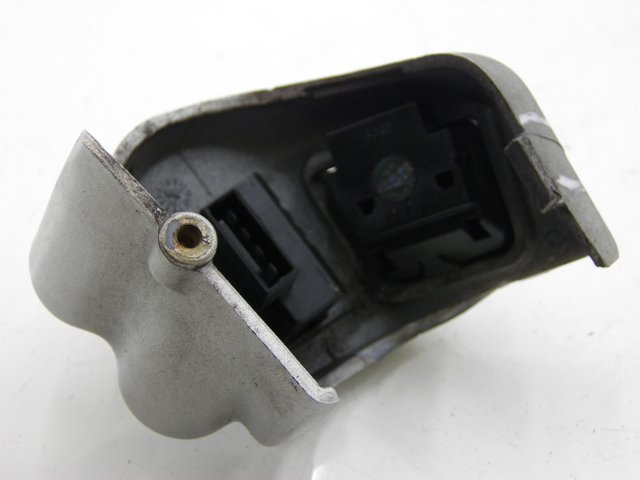 photo de LEFT SWITCH PIAGGIO BEVERLY 125 (2005 - 2007) - Zoom on usage condition