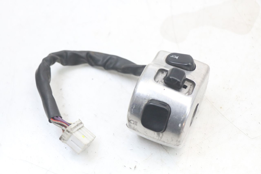 photo de LEFT SWITCH PIAGGIO BEVERLY 125 (1998 - 2005) - Alternative perspective