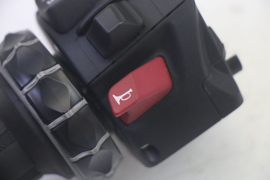 photo de LEFT SWITCH BMW R GS 1250 (2021 - 2024) - Alternative perspective
