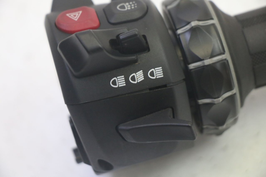 photo de LEFT SWITCH BMW R GS 1250 (2021 - 2024) - Fixing points details