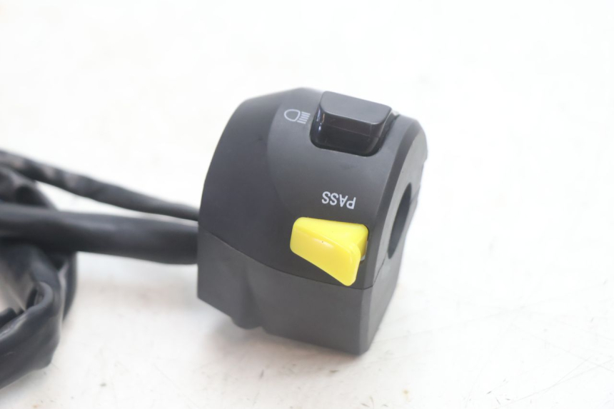 photo de LEFT SWITCH JM MOTORS R-MAX TECH 50 (2024 - 2026) - Alternative perspective