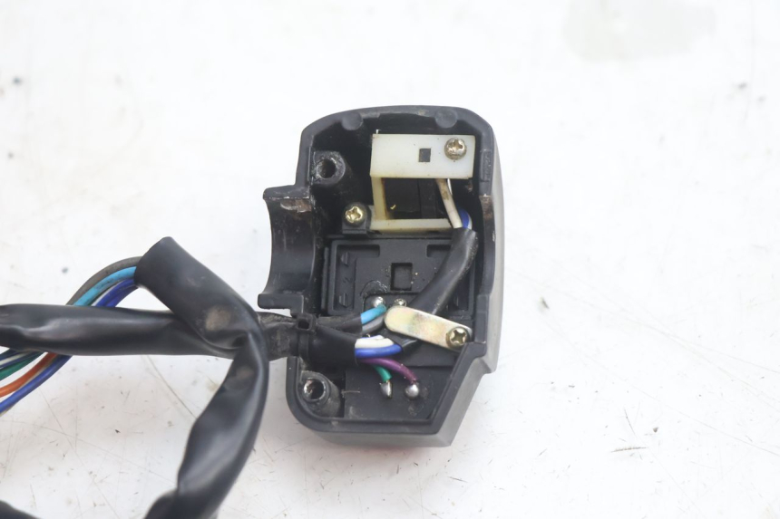photo de LEFT SWITCH YIYING RETRO 125 (2008 - 2018) - Alternative perspective