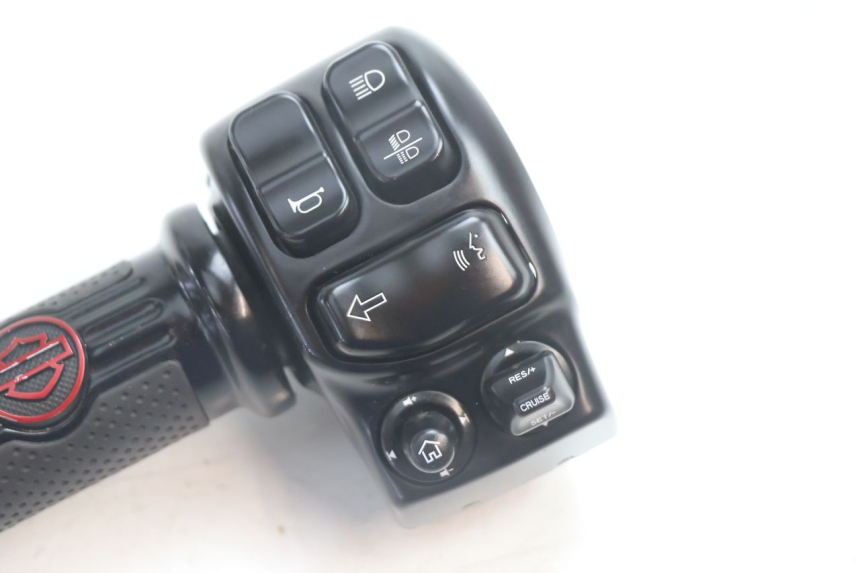 photo de LEFT SWITCH HARLEY DAVIDSON ROAD GLIDE FLTRXSE 1920 (2018 - 2022) - Component detail