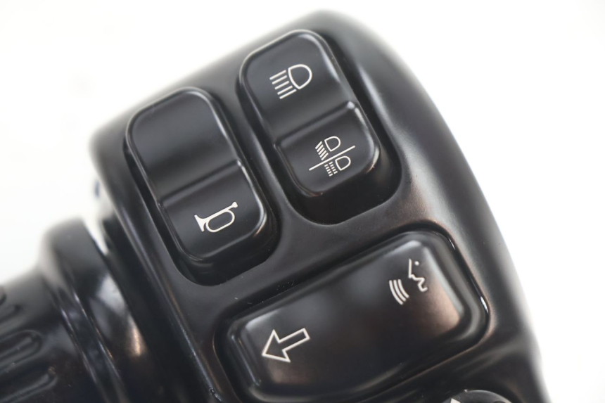 photo de LEFT SWITCH HARLEY DAVIDSON ROAD GLIDE FLTRXSE 1920 (2018 - 2022) - Zoom on usage condition
