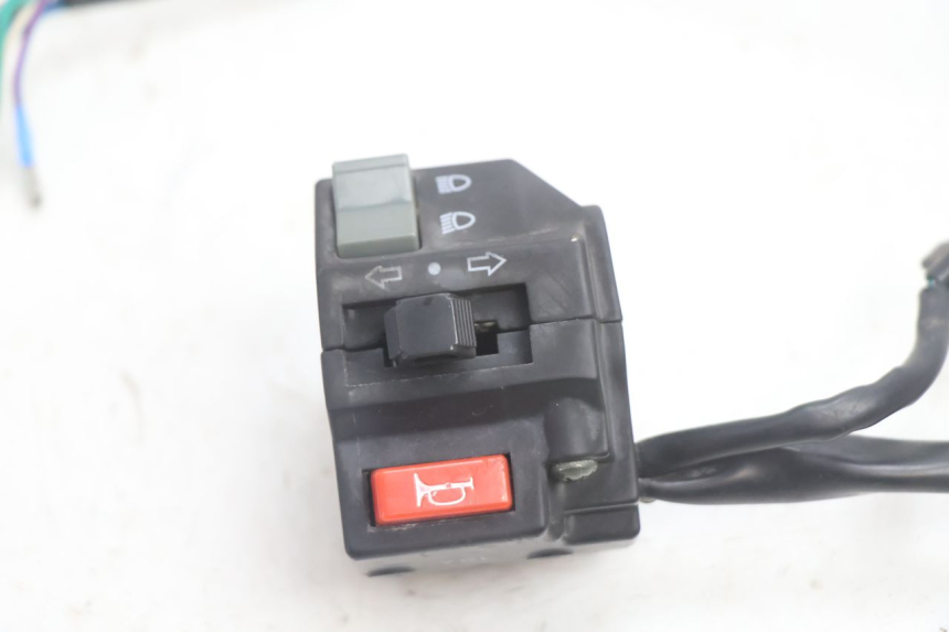 photo de LEFT HANDLEBAR SWITCH YAMASAKI ROADSTER 50 (2013 - 2018) - Component detail