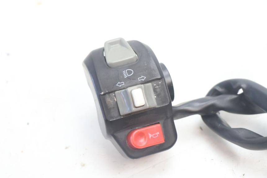 photo de LEFT SWITCH TNT MOTOR ROMA 10' 2T 50 (2011 - 2018) - Component detail