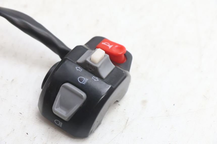photo de LEFT HANDLEBAR SWITCH TNT MOTOR ROMA 10' 4T 50 (2007 - 2018) - Alternative perspective