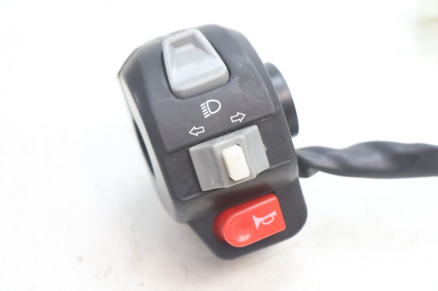 photo de LEFT SWITCH TNT MOTOR ROMA 12' 2T 50 (2007 - 2018) - Component detail