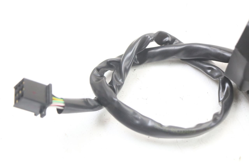 photo de LEFT SWITCH ROYAL ENFIELD SCRAM 411 (2022 - 2024) - Fixing points details