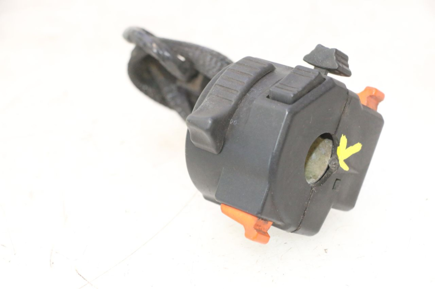 photo de LEFT SWITCH MZ RT 125 (2000 - 2008) - Surface and material condition