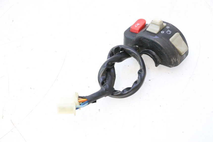 photo de LEFT HANDLEBAR SWITCH KEEWAY RY6 2T 50 (2011 - 2019) - Technical close-up