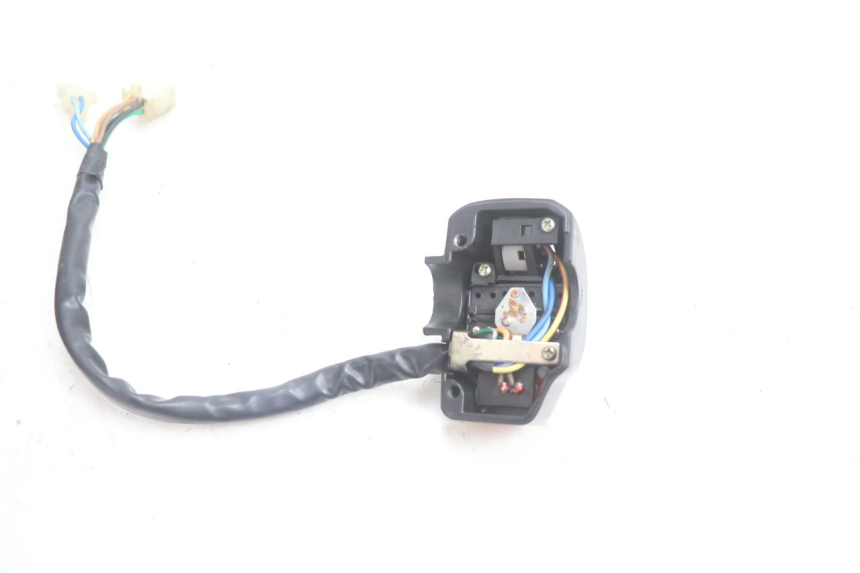 photo de LEFT HANDLEBAR SWITCH KEEWAY RY6 2T 50 (2011 - 2019) - Technical close-up