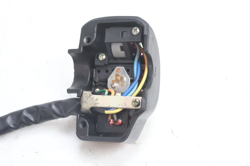 photo de LEFT HANDLEBAR SWITCH KEEWAY RY6 2T 50 (2011 - 2019) - Product overview