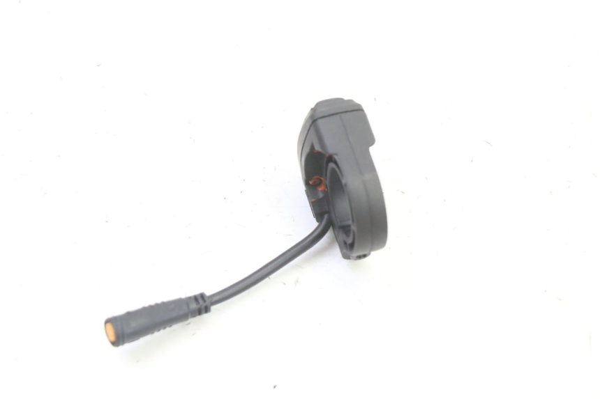 photo de LEFT SWITCH HERO S10 1 - Alternative perspective