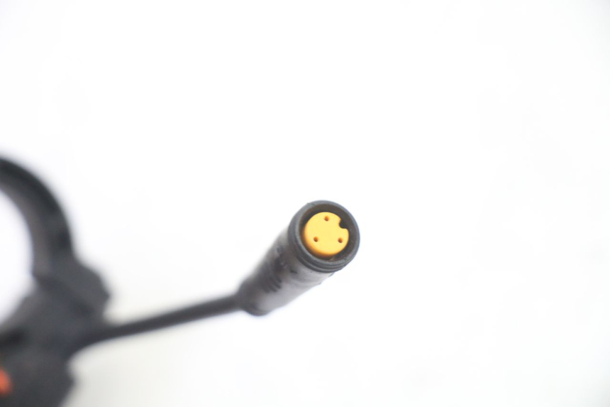 photo de LEFT SWITCH HERO S10 1 - Technical close-up