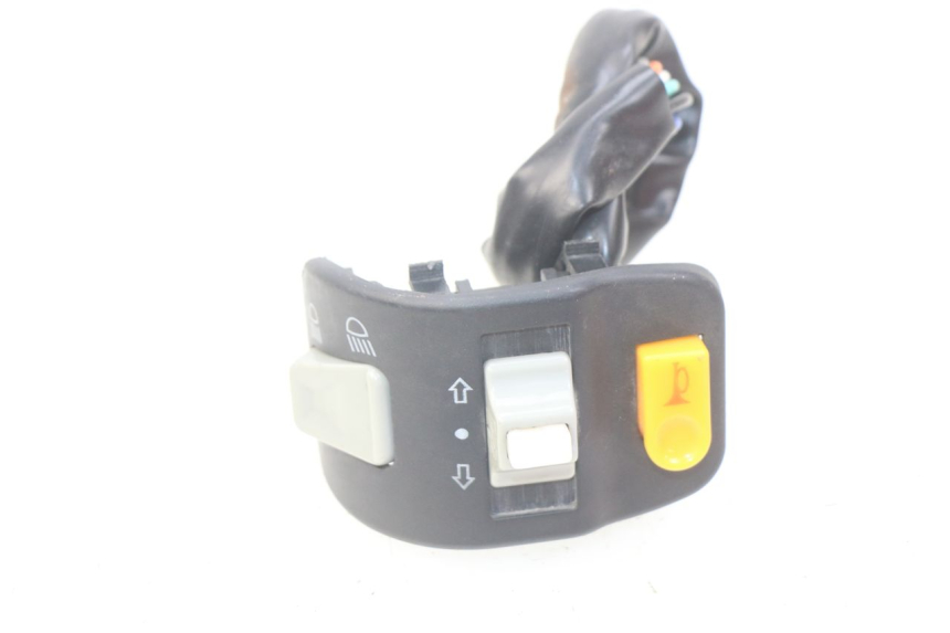 photo de LEFT HANDLEBAR SWITCH JM MOTORS SANTANA 50 (2014 - 2023) - Alternative perspective