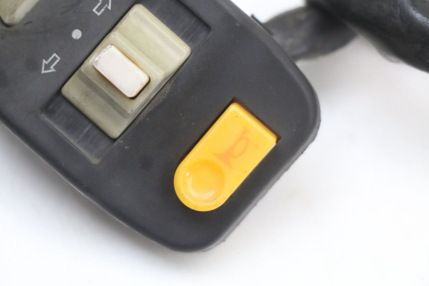 photo de LEFT HANDLEBAR SWITCH JM MOTORS SANTANA 50 (2014 - 2023) - Alternative perspective