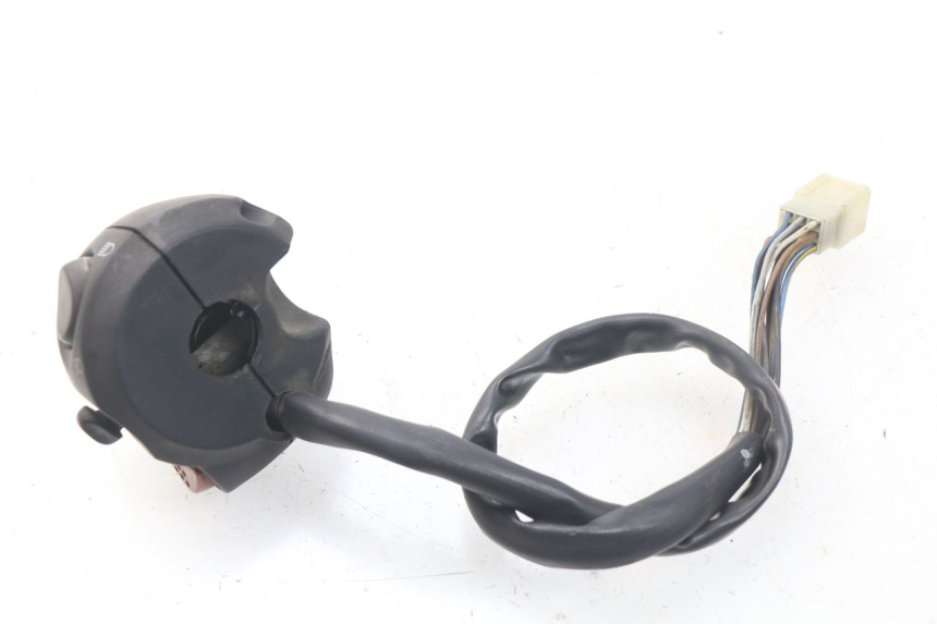 photo de LEFT HANDLEBAR SWITCH PEUGEOT SATELIS 125 (2006 - 2009) - Zoom on usage condition