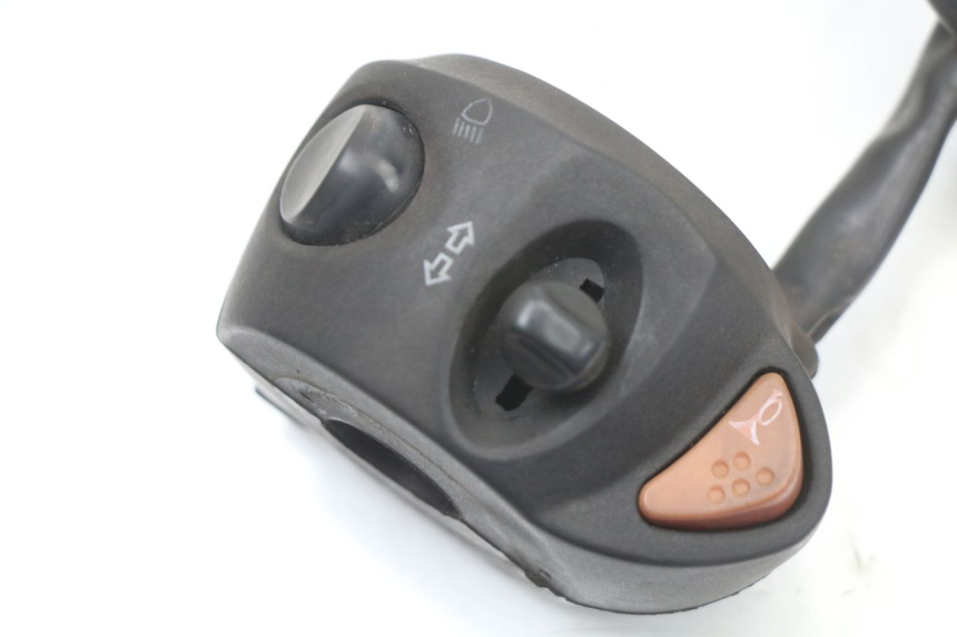photo de LEFT HANDLEBAR SWITCH PEUGEOT SATELIS 125 (2010 - 2012) - Component detail