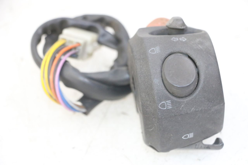photo de LEFT SWITCH PEUGEOT SATELIS 125 (2013 - 2018) - Technical close-up