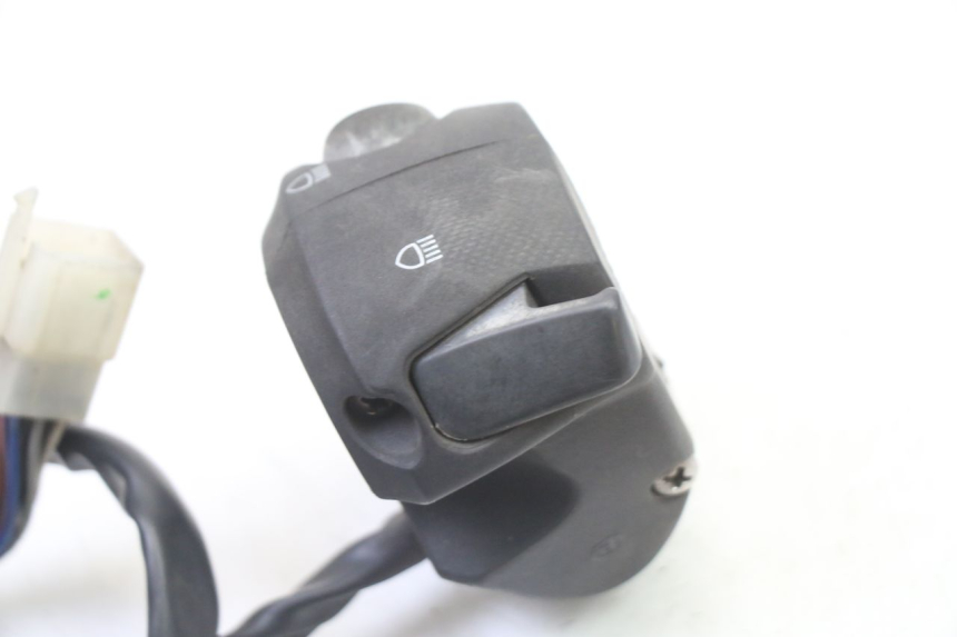 photo de LEFT SWITCH PEUGEOT SATELIS 250 (2006 - 2012) - Technical close-up